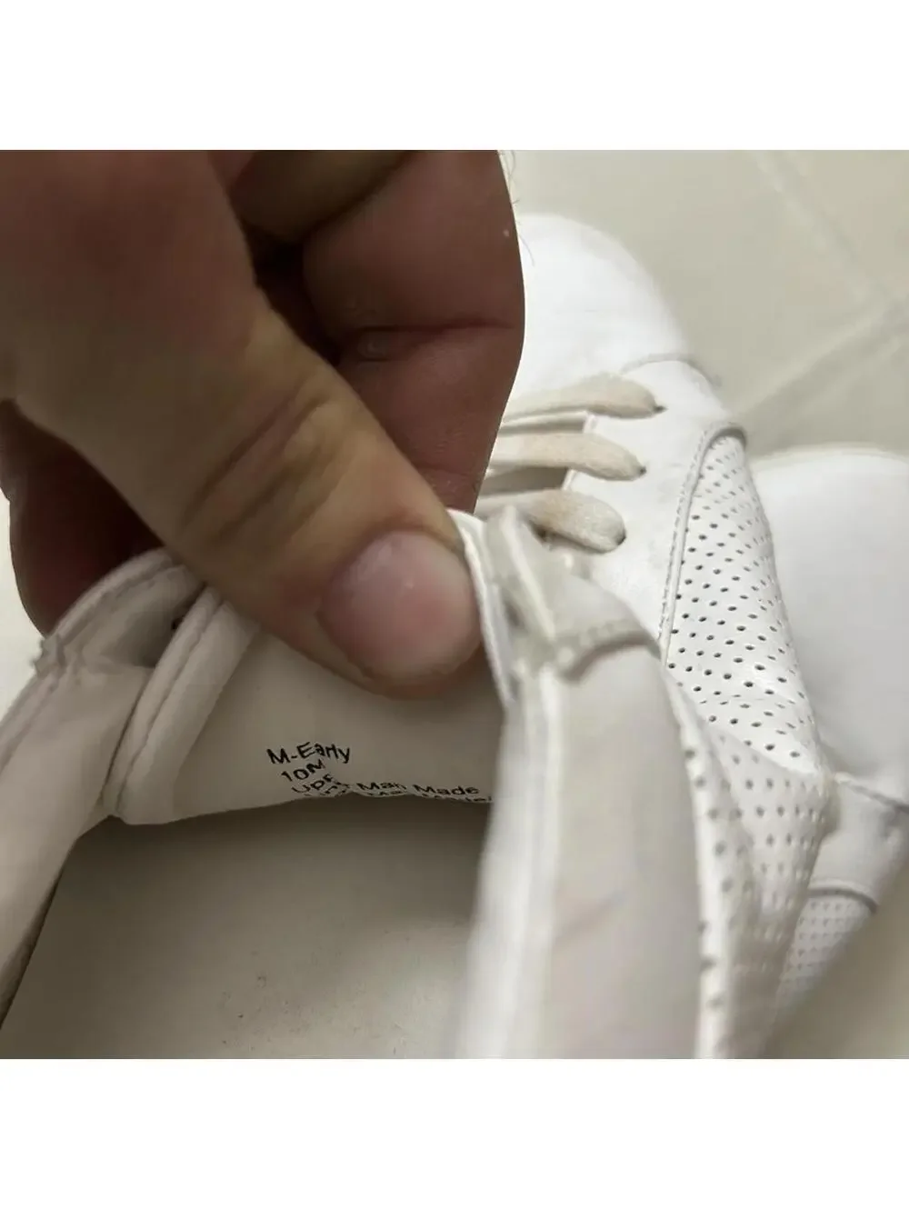 Steve Madden White leather lace up sneakers size 10